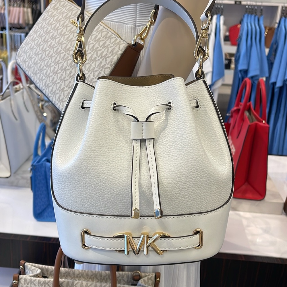 MICHAEL KORS 
Reed Medium Pebbled Leather Bucket Bag Satchel Crossbody Handbag - Picture 13 of 16